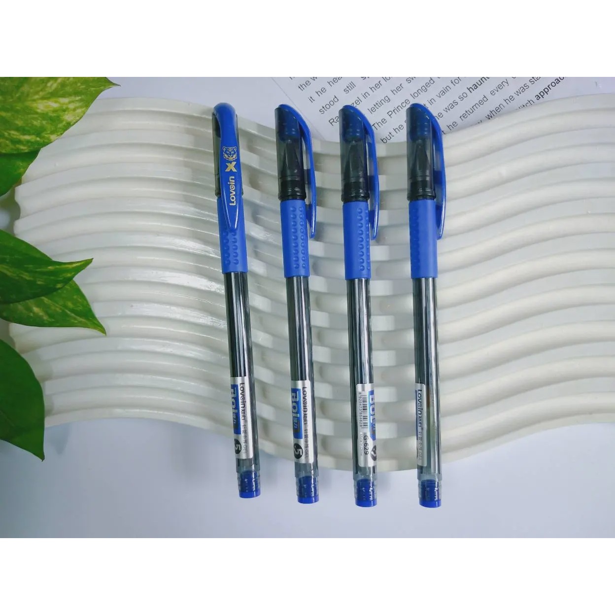 خودکار آبی لوین