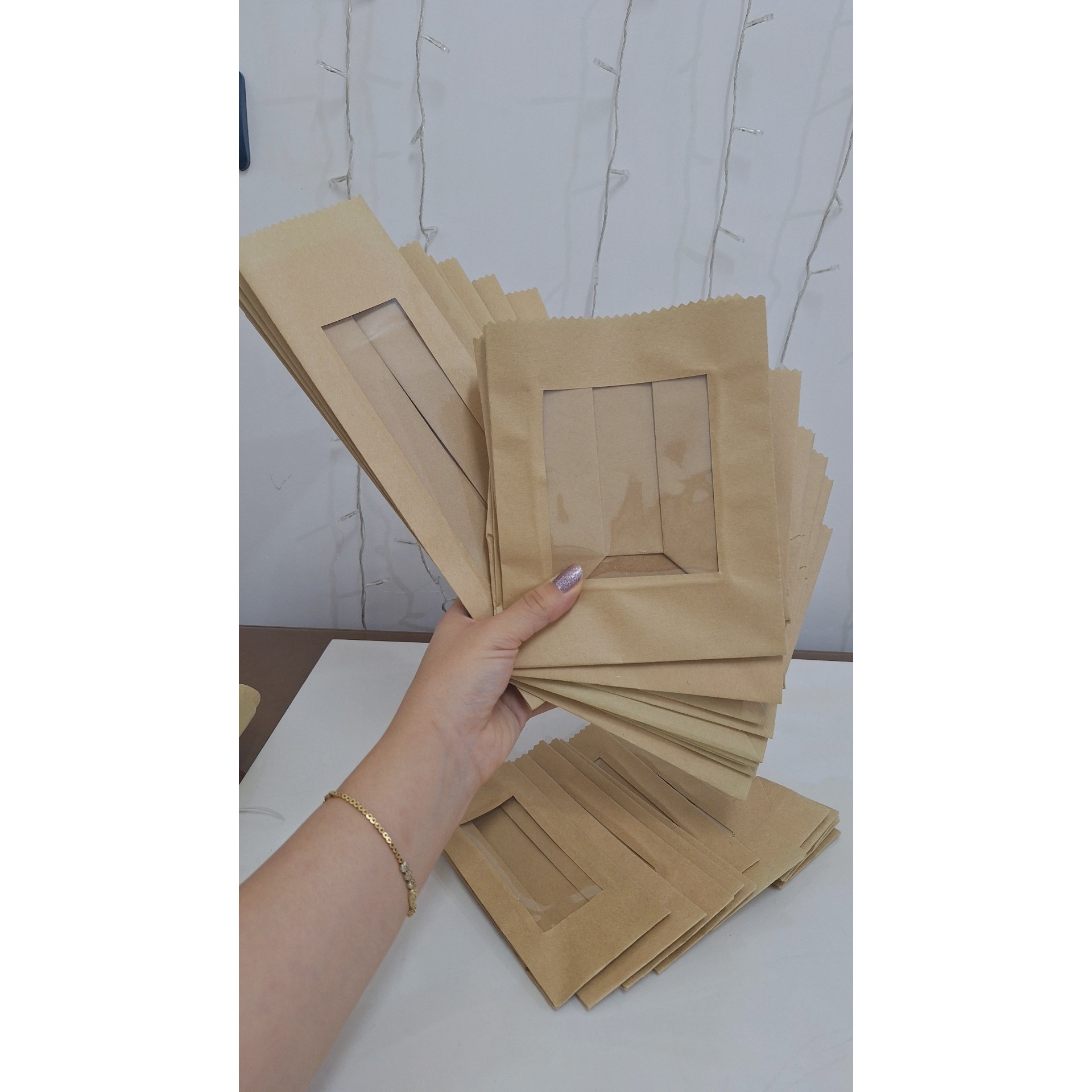 پاکت کرافت ویترینی سایز 20در20 عمق8سانت