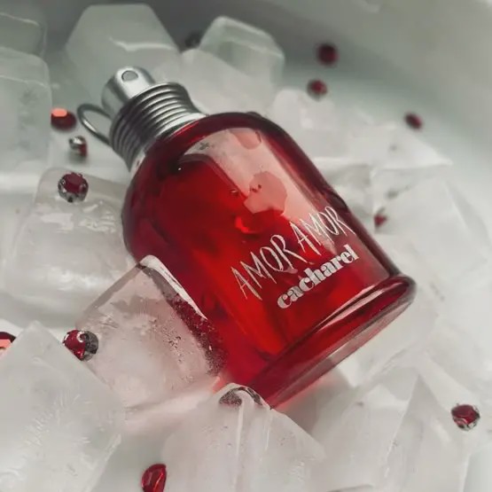 عطر ادکلن کاشارل آمور آمور زنانه از 10 تا 100 میل با ضمانت ماندگاری لوزی Cacharel Amor Amor