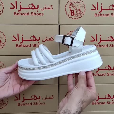 کفش تابستانی زنانه دخترانه رنگ سفید سایز 36 تا 40 زیره پیو لژ 6 سانتی بند سگکی رویه چرم صنعتی سبک راحتی