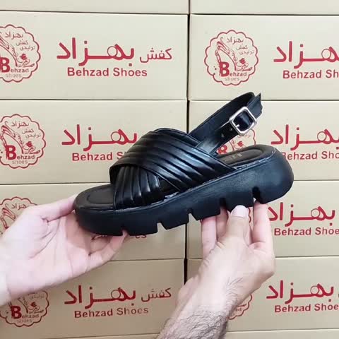 صندل تابستانی زنانه دخترانه رنگ مشکی سایز 37 تا 40 زیره پیو لژ 4 سانتی رویه چرم صنعتی بند کمری سبک و راحت