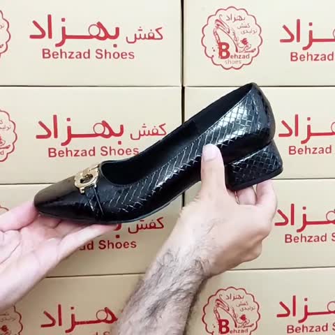 کالج راحتی کفش زنانه دخترانه رنگ  مشکی سایز 37 تا 41 زیره رافیک پاشنه 3 سانتی رویه ورنی سبک و راحت  