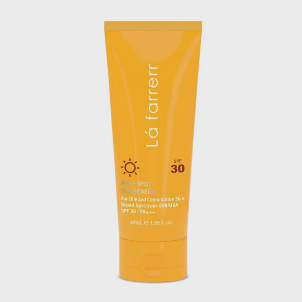 کرم ضد آفتاب SPF30 پوست چرب لافارر ضد لک و بدون رنگ 40 میلی لیتر