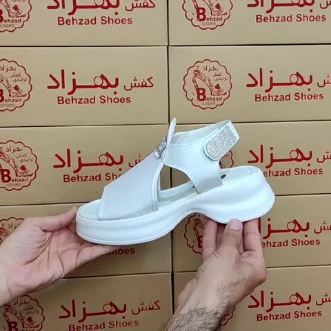صندل تابستانی نگینی زنانه دخترانه رنگ سفید سایز 37 تا 40 زیره پیو لژ 5 سانتی رویه راشل و چرم صنعتی سبک و راحتی
