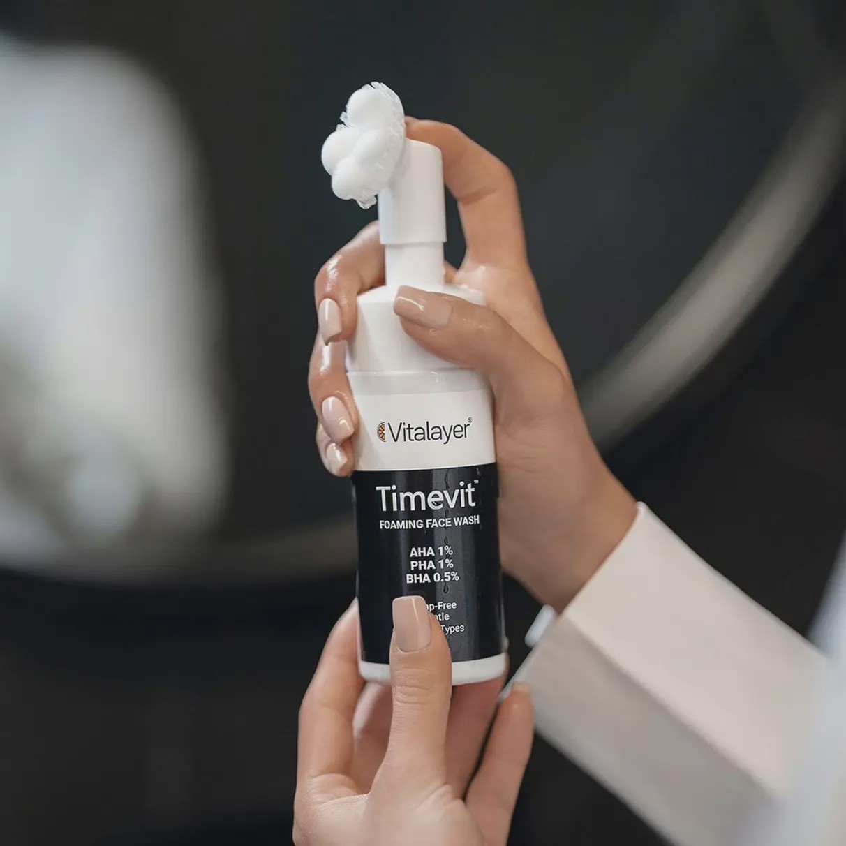 فوم شستشو ویتالیر مدل Timevit مناسب انواع پوست حجم 150 میلی لیتر