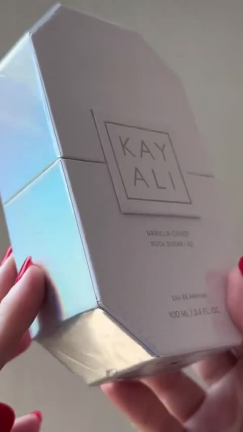 ادکلن زنانه کایلی وانیلا کندی( Kayali Vanilla Candy) با حجم دلخواه