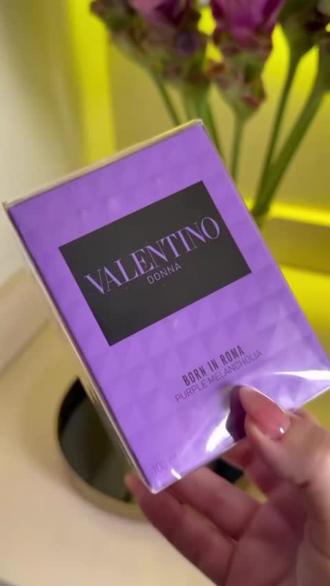 ادکلن زنانه والنتینو روما (Valentino Born In Roma) با حجم دلخواه