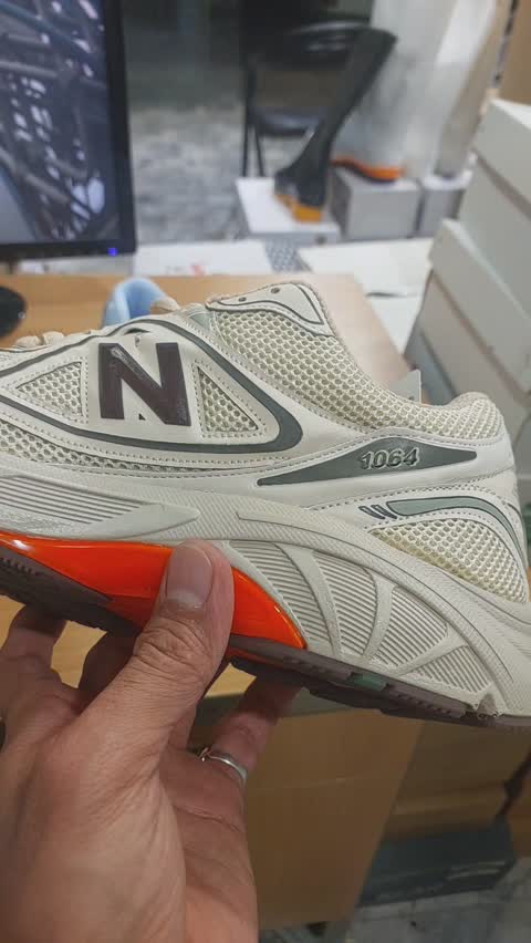 نیوبالانس 1064 (New Balance 1064) 