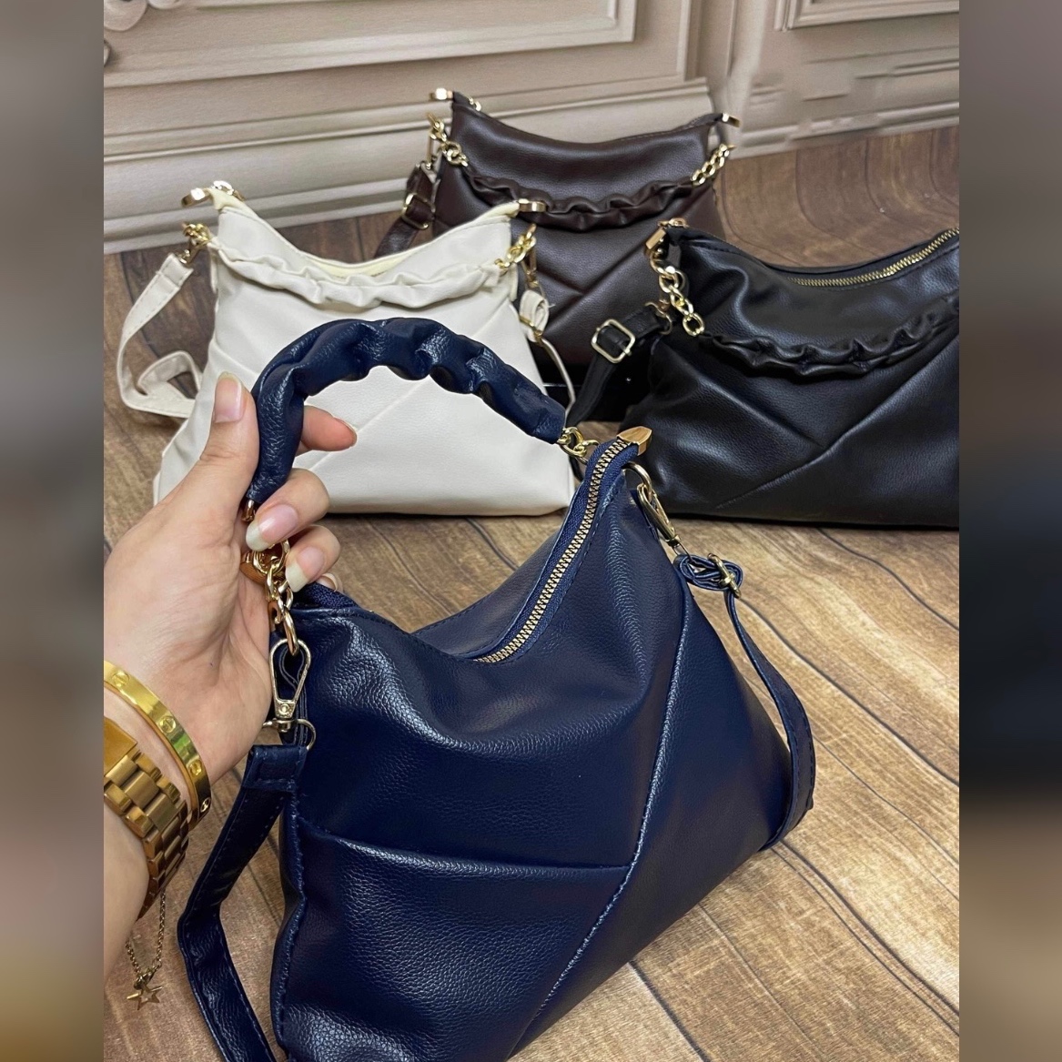 کیف دستی و دوشی زنانه مدل چیندار (شیک، ترند و جادار) - رنگبندی متنوع روزمره و مجلسی