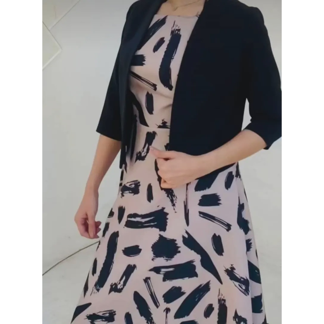 ست کت و سارافون طرحدار زنانه عروسکی ترکیب سارافون عروسکی و کت کوتاه مشکی
