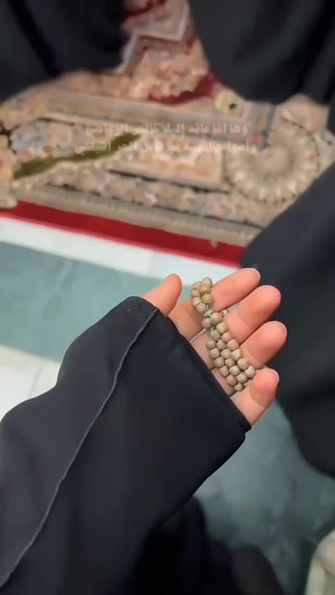آویز خودرو متبرک کفیل جنس بدنه پلکسی و طرح فرش متبرک حرم حضرت ابالفضل العباس(ع) کد 104966