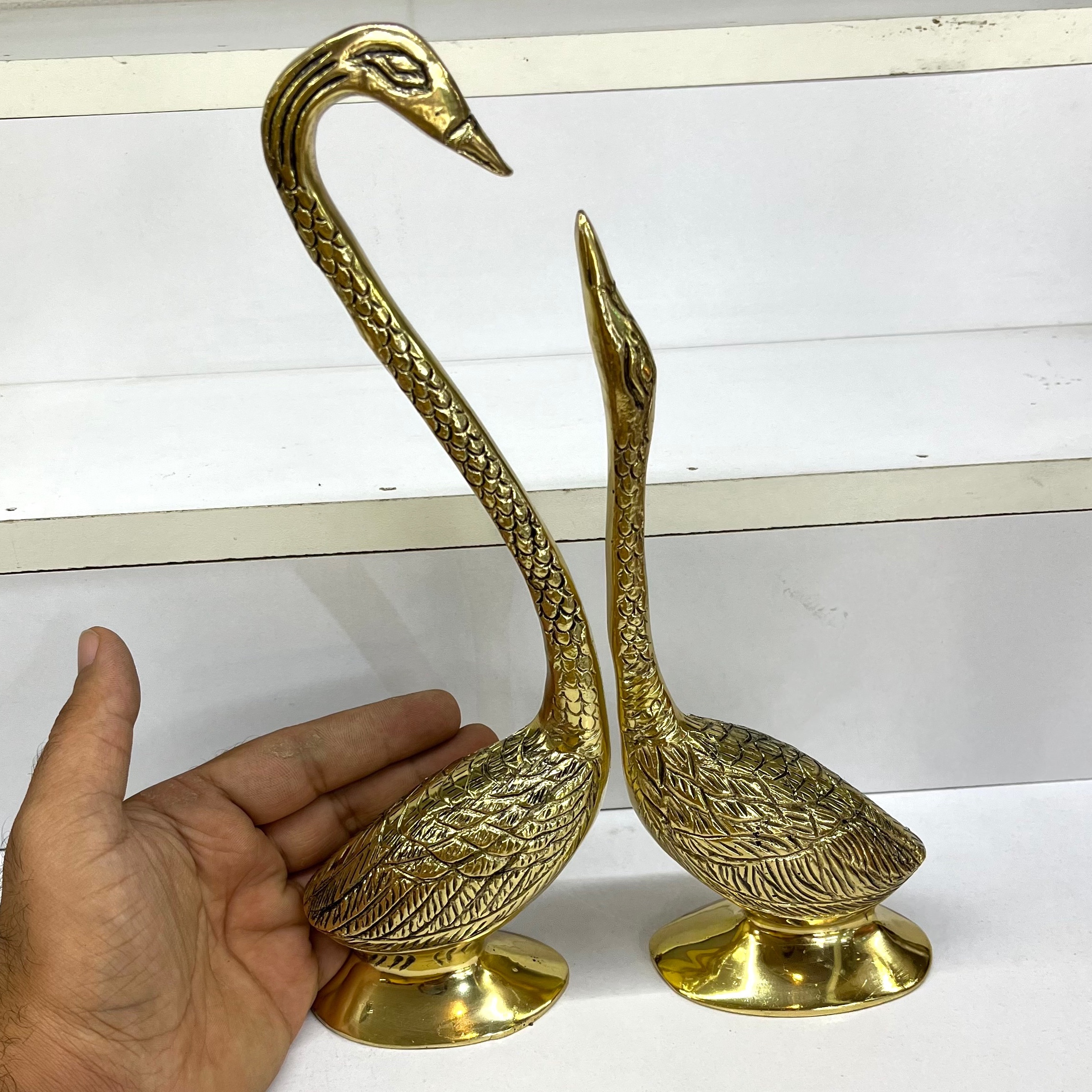 مجسمه تندیس پرنده قو عاشق کوچک جنس برنج(برنز)