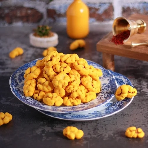 نقل گردویی زعفرانی ارومیه بسته 500 گرم