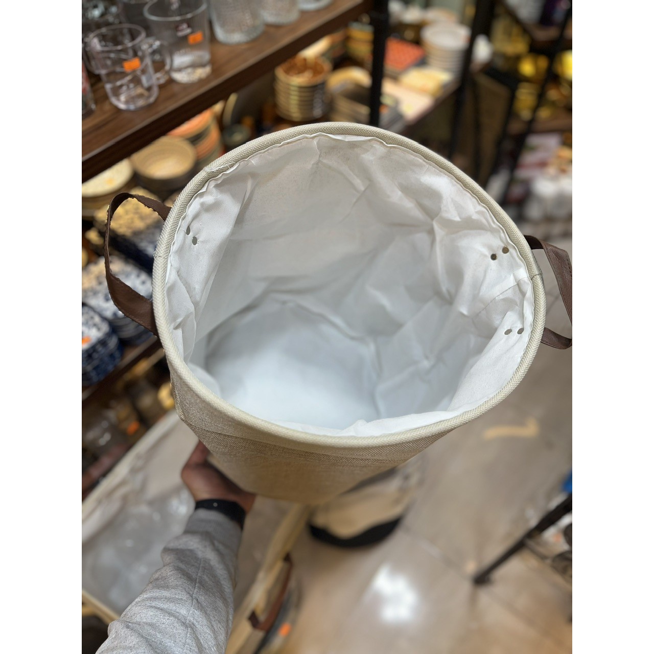 سبد نظم دهنده لباس گرد برزنتی دسته چرم