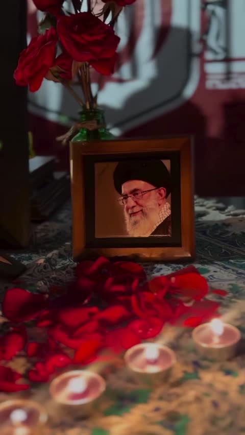 بیرق مخمل 35در70 دالبری حضرت امام و رهبر شهید و رهبر جدید زمینه سبز آویز دار کد 104672