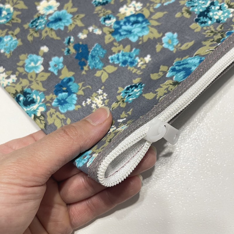 کیسه نان و سبزی ترنم مدل سه لایه کد P 33 ، زیپدار ،سه طرف زیپ ، ابعاد 45*45 سانتیمتر،رنگ ثابت،،دارای دو دسته