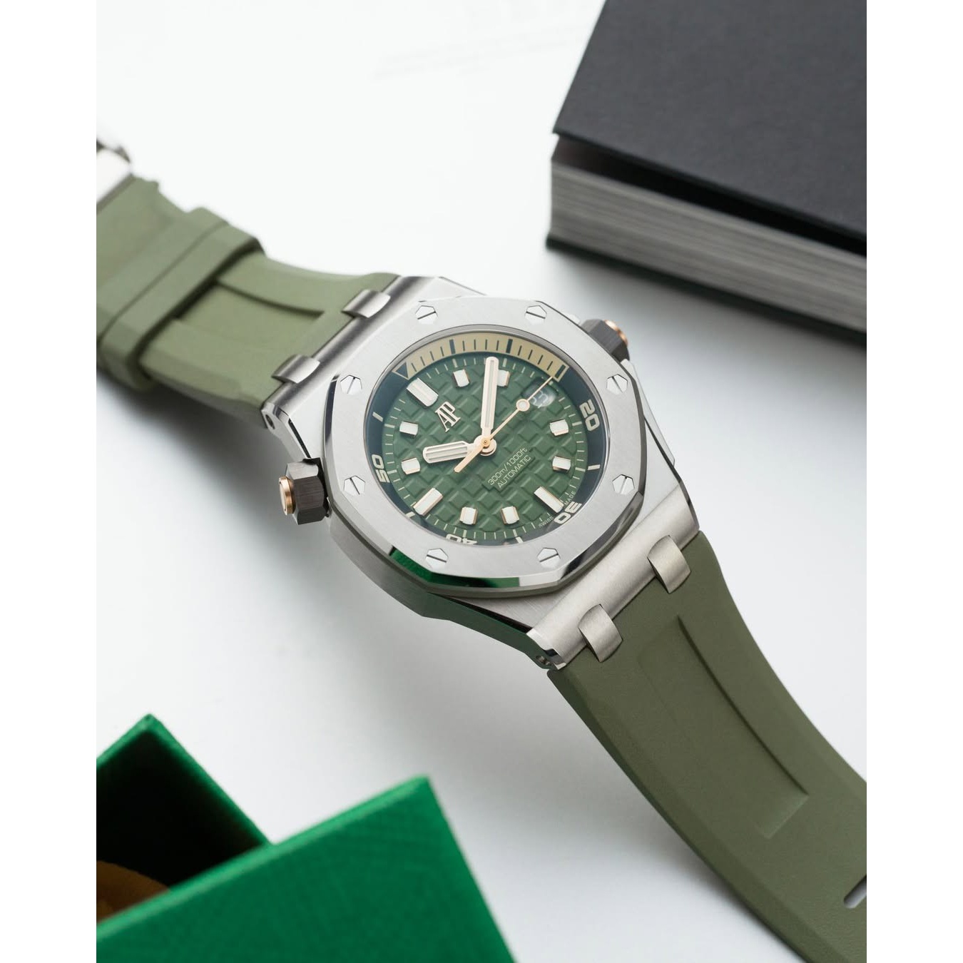 ساعت مچی اودمار پیگه رویال اوک آفشور Audemars Piguet Royal Oak Offshore نقره ای-سبز صفحه سبز