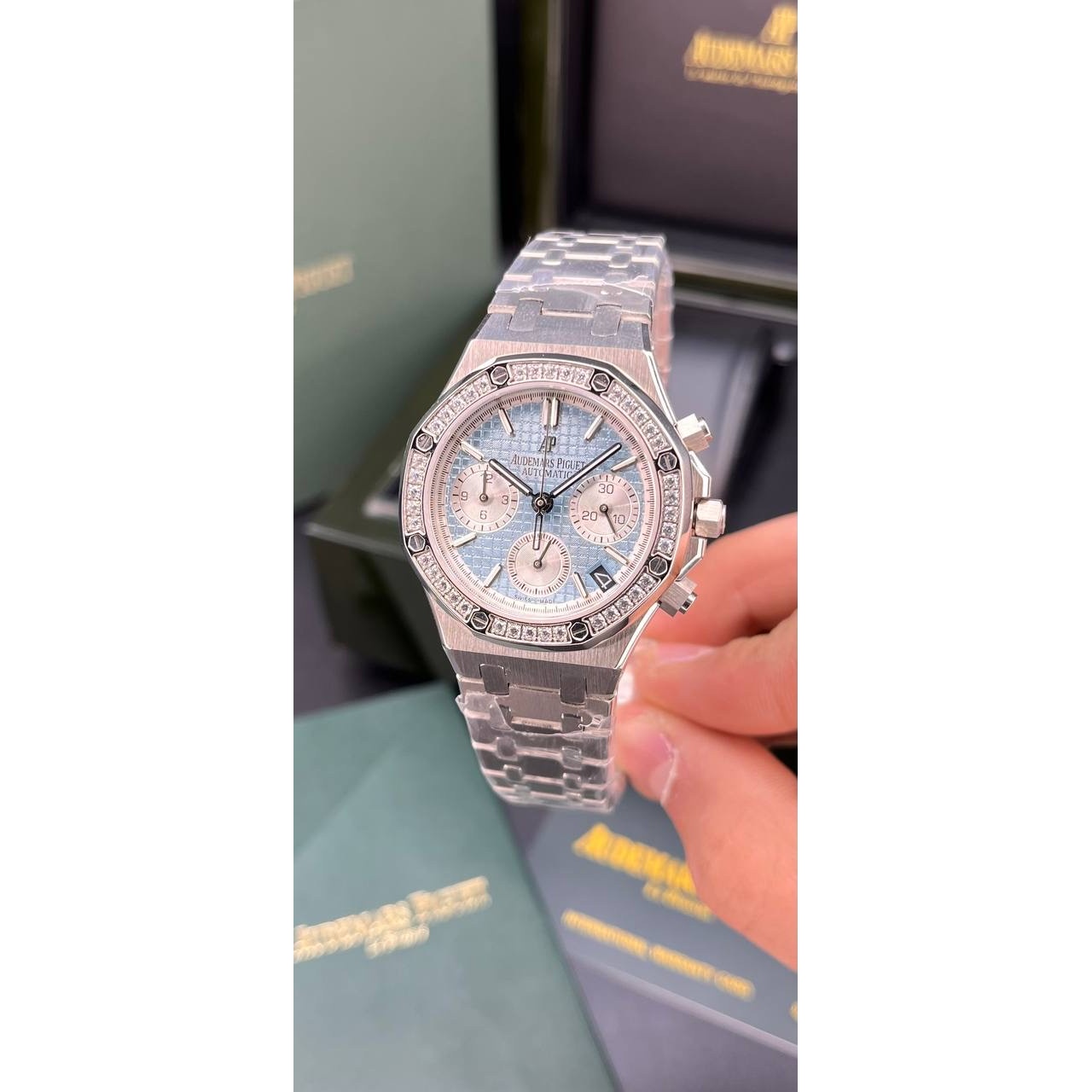 ساعت مچی اودمار پیگه رویال اوک Audemars Piguet Royal Oak chornograph نقره ای صفحه آبی آسمانی-سفید