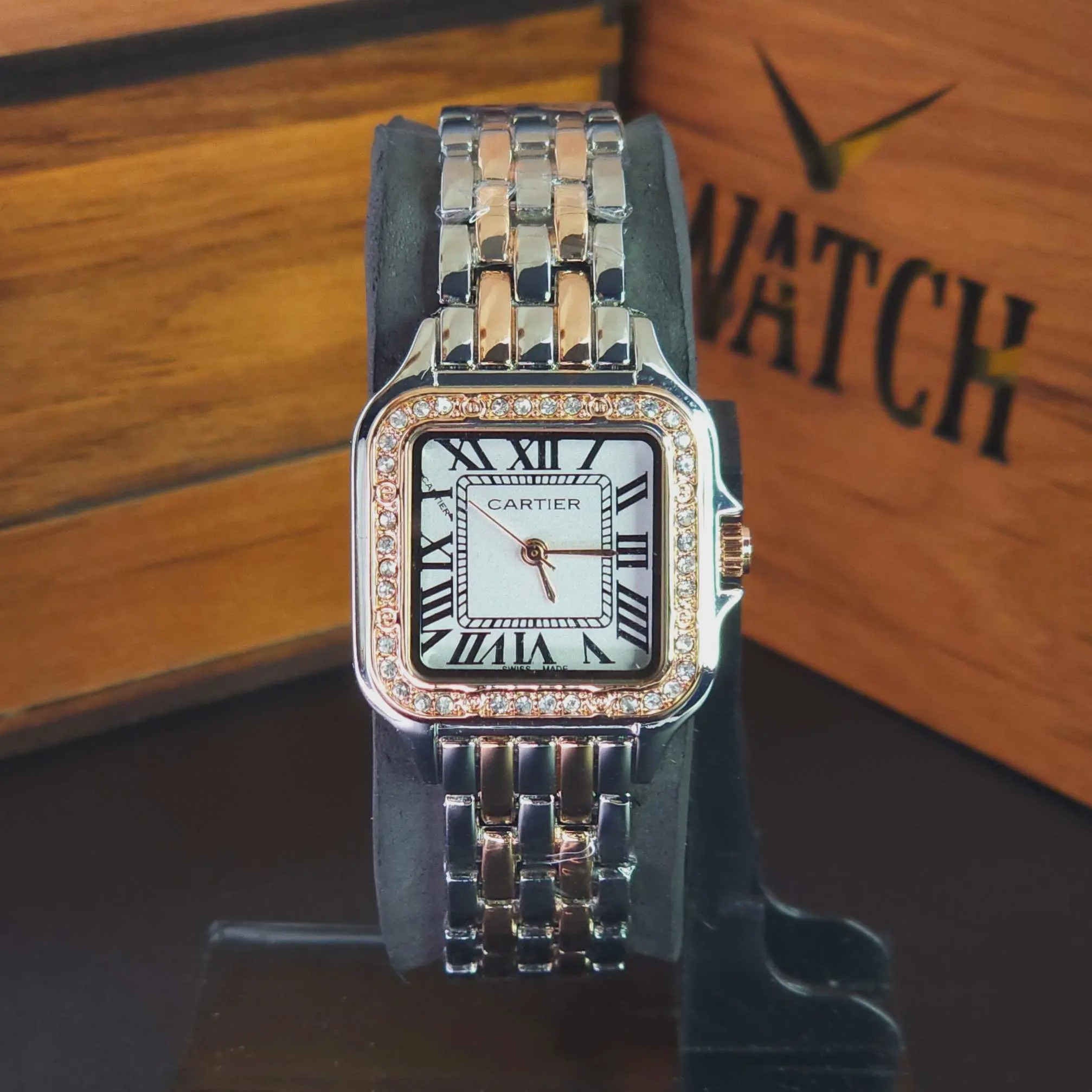 ساعت مچی زنانه کارتیر CARTIER با قفل پروانه ای و موتور کوارتز سایز دو کد 10138