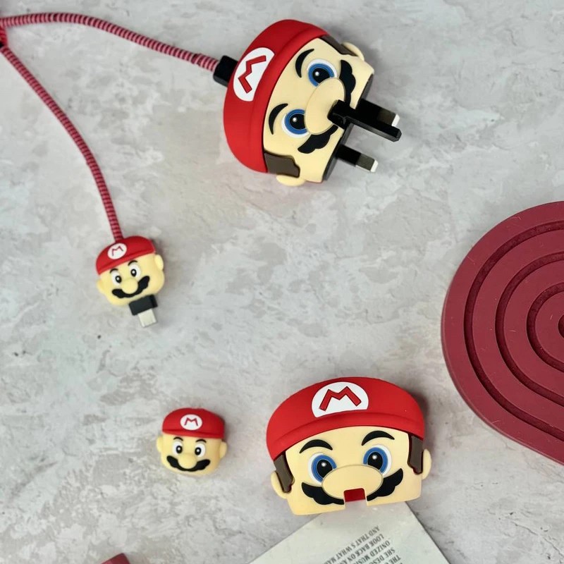 محافظ کابل مدل super mario به همراه محافظ شارژر دیواری مجموعه 4 عددی