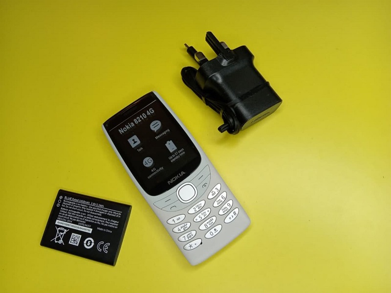 گوشی ساده نوکیا مدل 8210 سال 2022 Nokia 8210 دو سیمکارت (بدون گارانتی شرکتی)