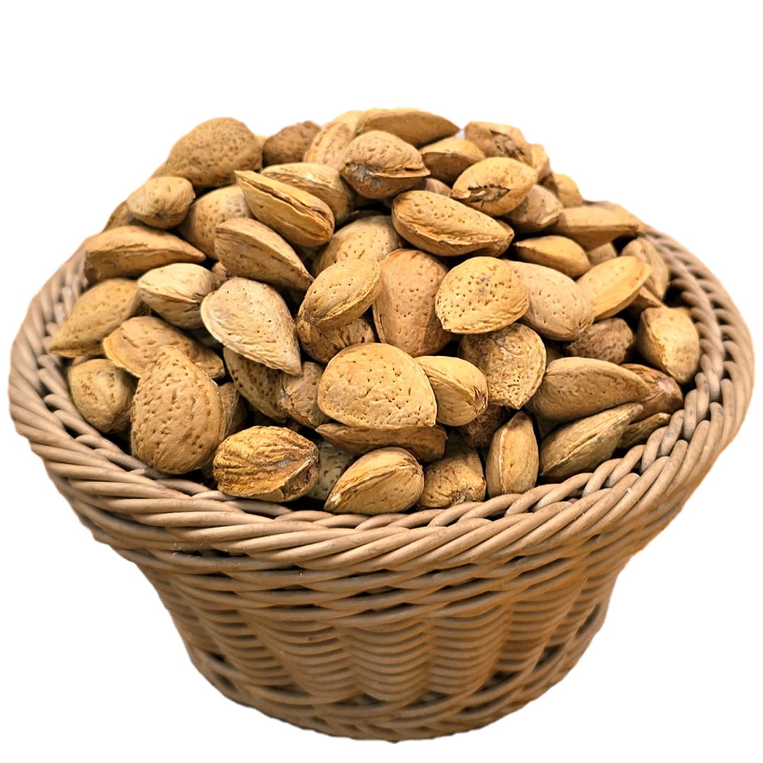 بادام درختی با پوست