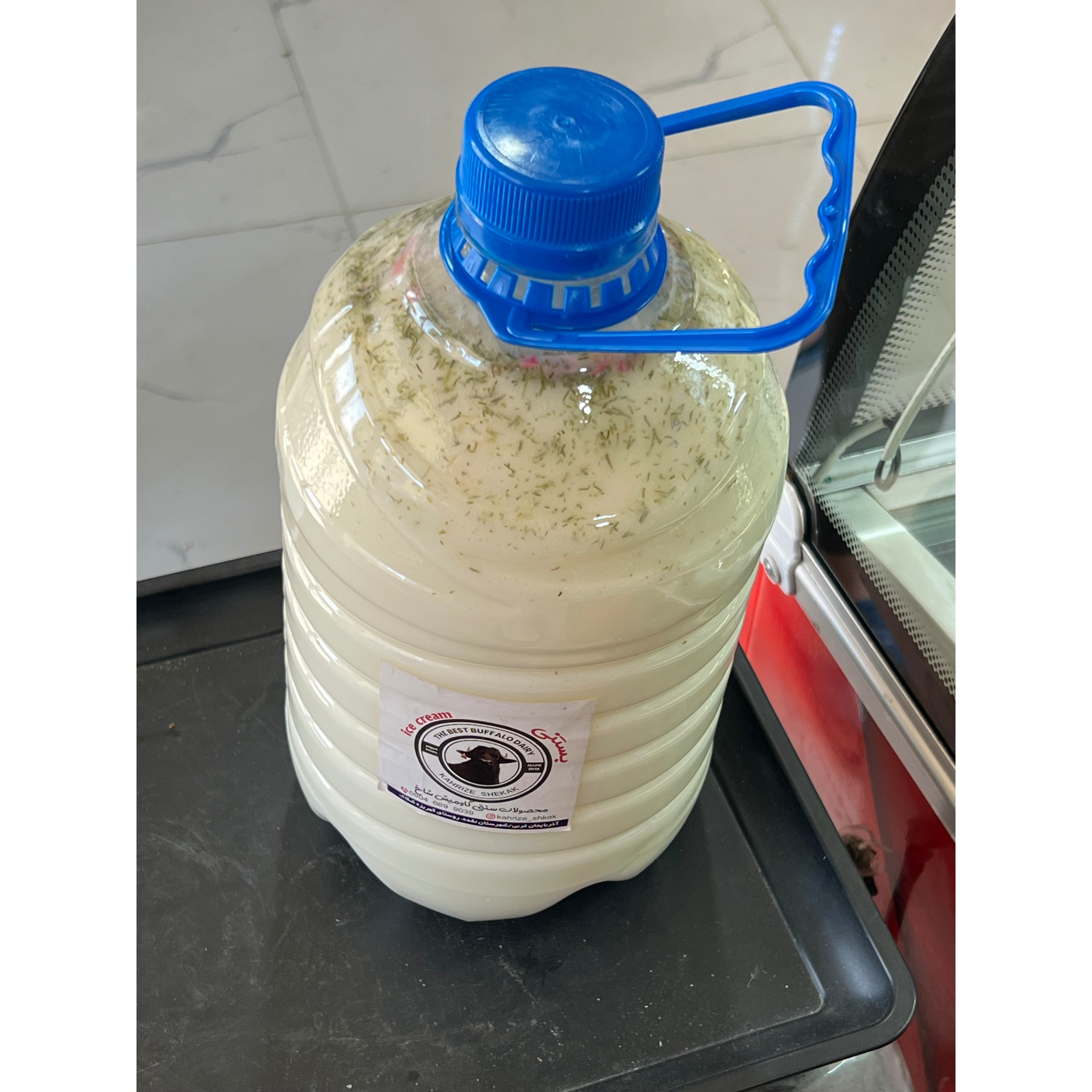دوغ محلی کاملا ارگانیک گاو محلی تازه 6 عددی 3.5 لیتری جمع کل دو 22 لیر 