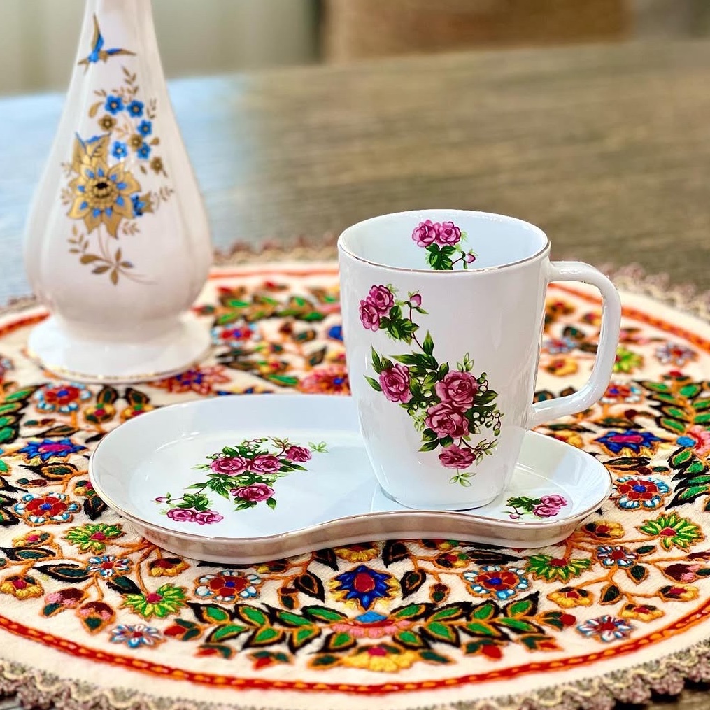 لیوان و زیرلیوانی پیچک گلسرخی 