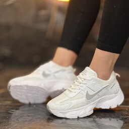 کفش کتونی اسپرت نایک (Nike) مدل AID زنانه و دخترانه رنگ سفید طوسی