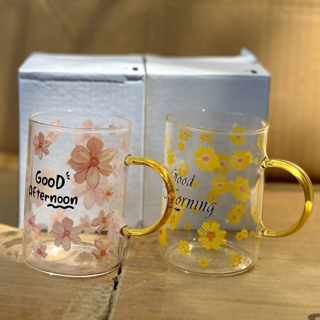 فنجان پیرکس گلدار دسته طلایی