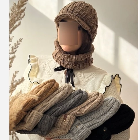 شال و کلاه نقابدار لنا