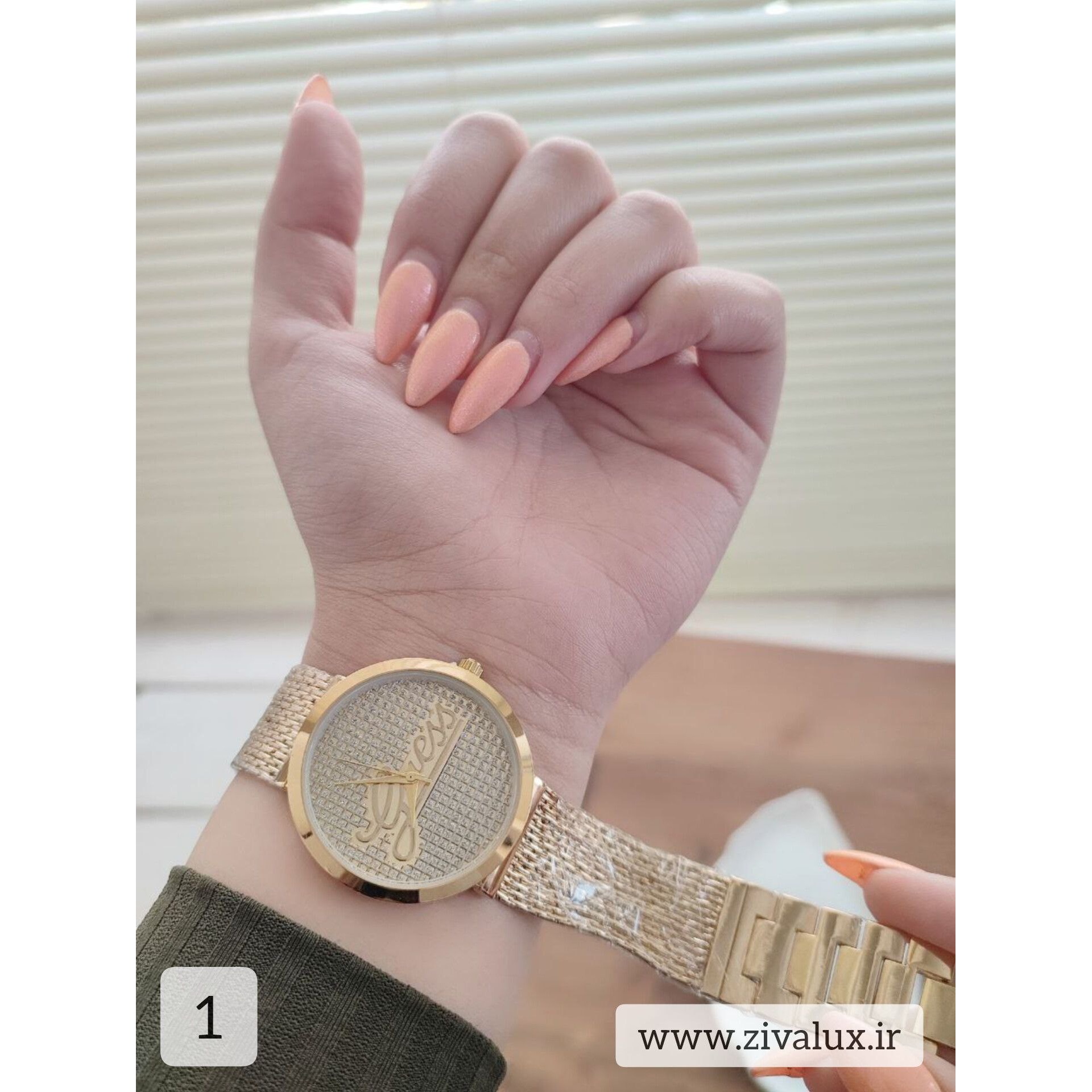 ساعت مچی زنانه مارک GUESS بند رشته ایی