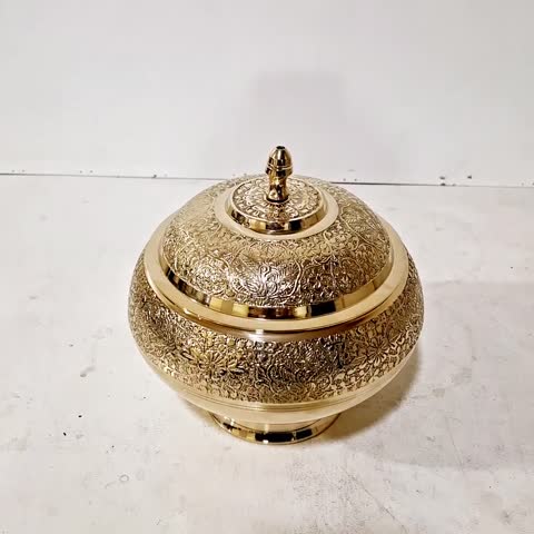 شکلات خوری برنجی یا آجیل خوری برنجی قطر 15 سانت با طرح طاووس ظروف پذیرایی ظروف برنجی ظروف برنز