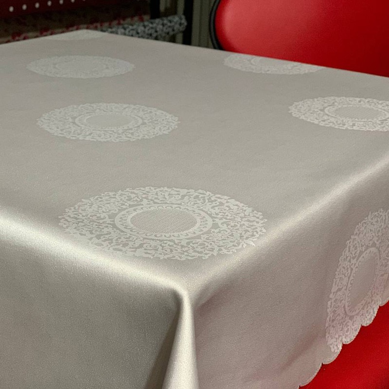 رومیزی رزین تاژ مدل رمانس سایز 150x150 سانتیمتر