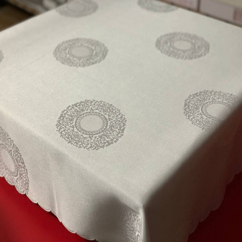 رومیزی رزین تاژ مدل رمانس سایز 150x150 سانتیمتر