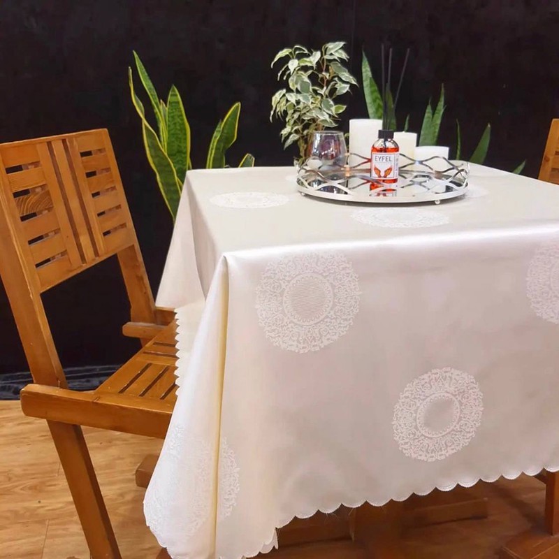 رومیزی رزین تاژ مدل رمانس سایز 150x150 سانتیمتر
