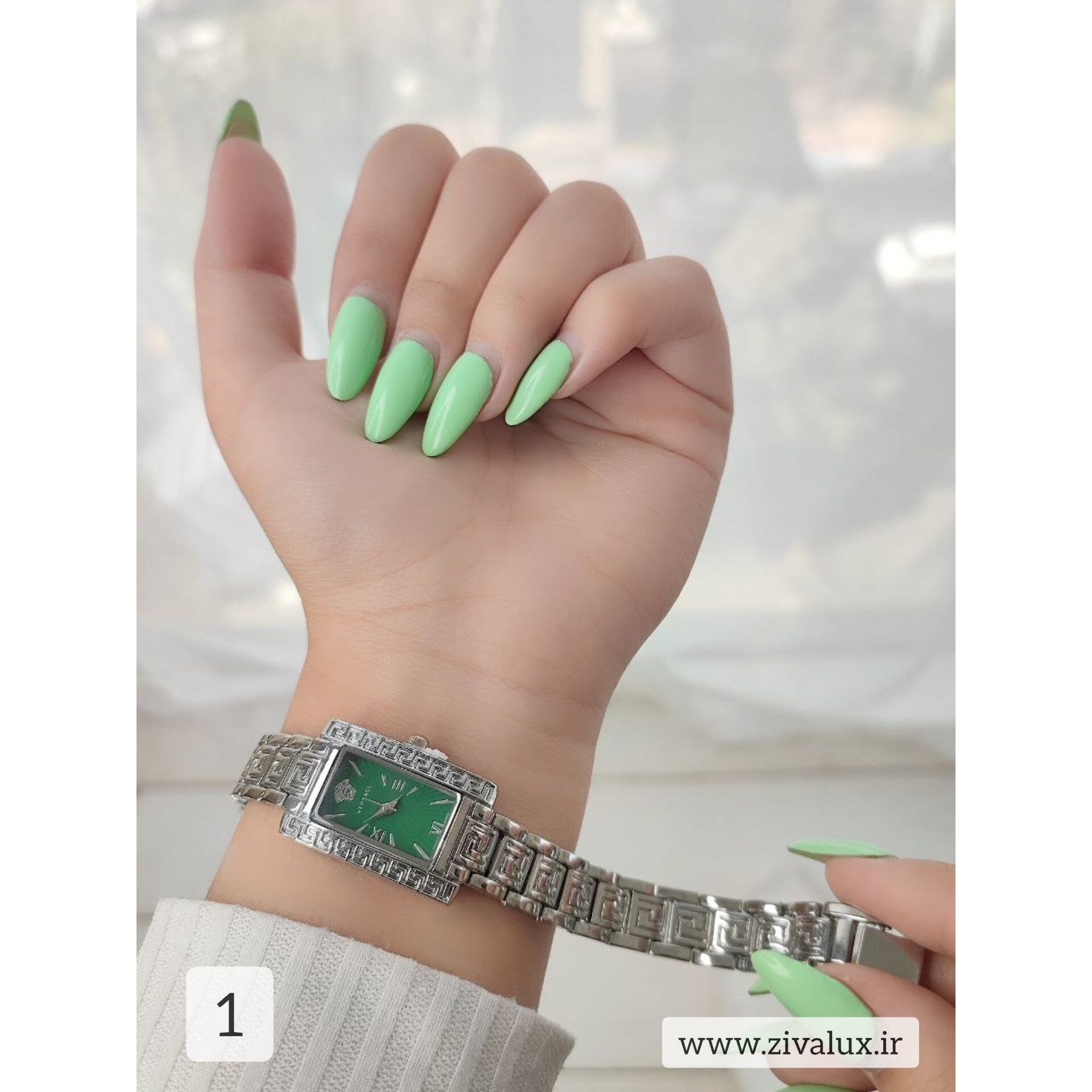ساعت مچی زنانه ورساچه مدل بند استیل