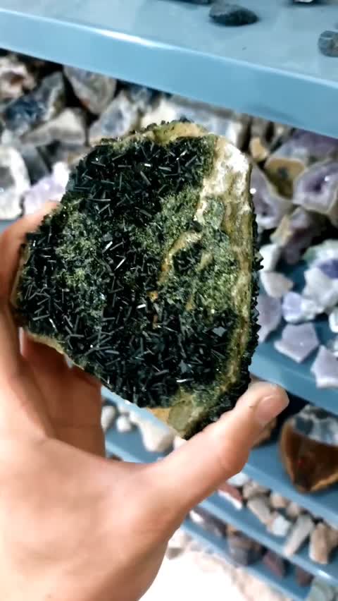 سنگ اپیدوت کلکسیونی