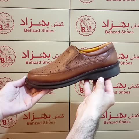 کفش تابستانی رویه سوراخ دار قابل تنفس چرم طبیعی گاوی مردانه رنگ عسلی  سایز 40 تا 45 زیره پیو تزریق کفی طبی آستر چرم میشن