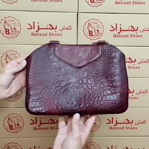 کیف دستی تمام چرم طبیعی گاوی درجه یک زنانه دخترانه رنگ زرشکی دوخت ماشینی  تک خانه کیفیت  عالی