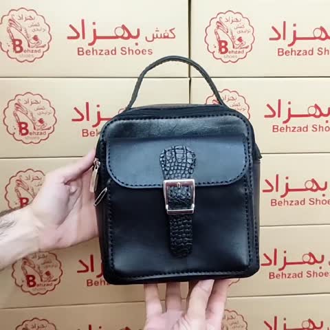 کیف دوشی یک طرفه تمام چرم طبیعی گاوی مردانه پسرانه رنگ مشکی جای موبایل و کیف پول دست دوز کیفیت عالی بند قابل تنظیم 
