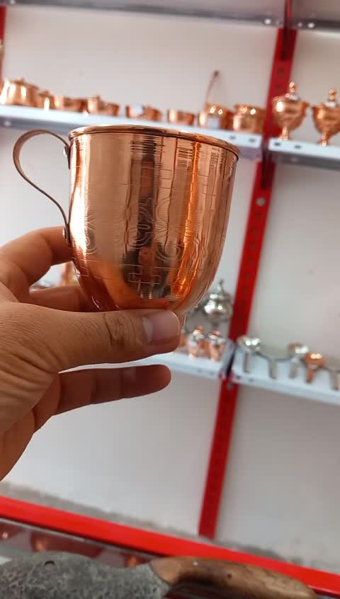 لیوان خمره ای مسی زنجان مدل طرحدار با دسته مسی نانوشده 