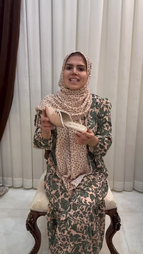 صندل مجلسی زنانه نگینی رنگ نسکافه ای پاشنه نگین دار پاشنه 5 سانت دمپایی مجلسی نگین دوطرفه شیک پاشنه جدید