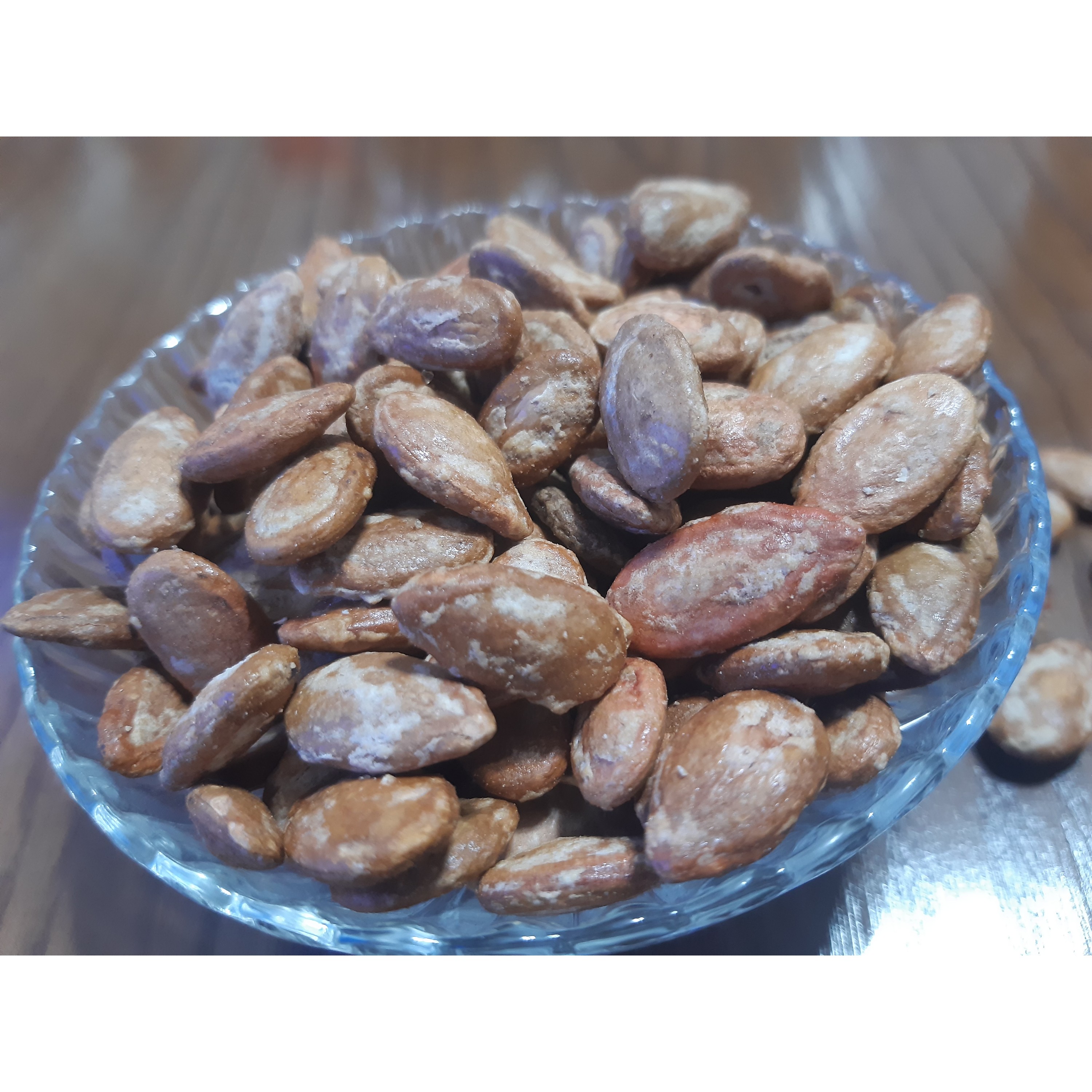 تخمه ژاپنی درجه یک وپر مغز امساله (1000گرمی )