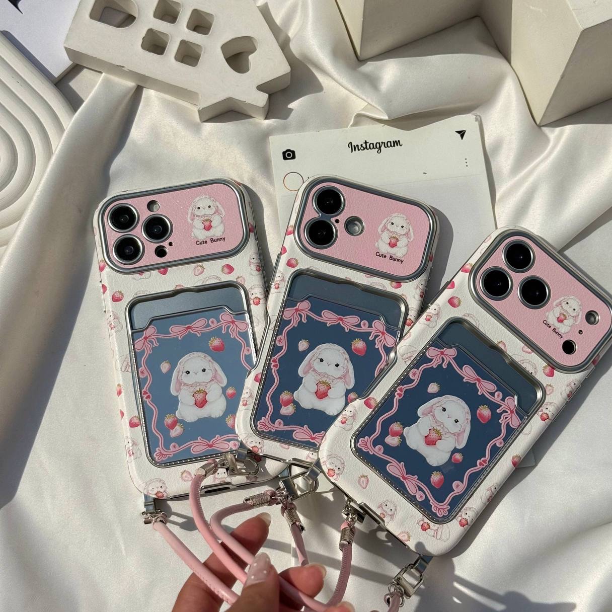قاب گوشی آیفون 18 پرومکس کلاسیکارد خرگوشی توت فرنگی iphone 18 pro max