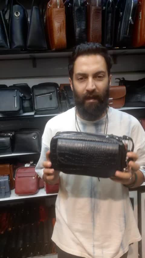 شوزبگ رمزدارچرم طبیعی گاوی با ضمانت نامه کتبی بسته2عددی کیف دستی همراه باجاکارت.کیف چرمی.کیف چرم.کیف دورمچ.کیف پاسپورتی.