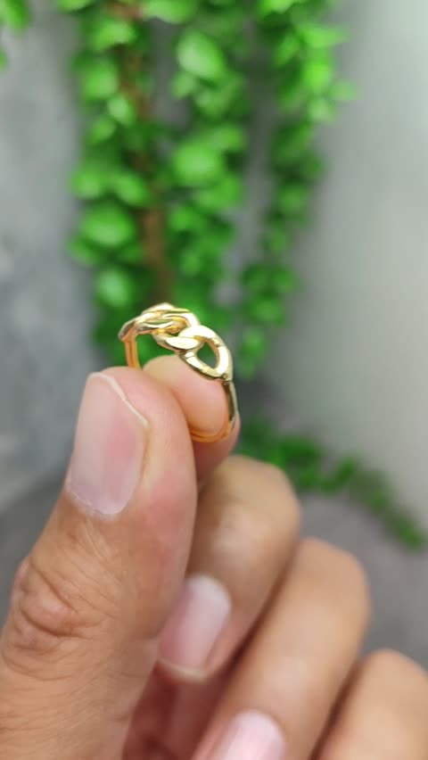 انگشتر زنانه 750سوت طلا 18 عیار مینیمال افرا طرح کارتیه 0/750 سوت (نقدی و 3 قسطه) ارسال رایگان