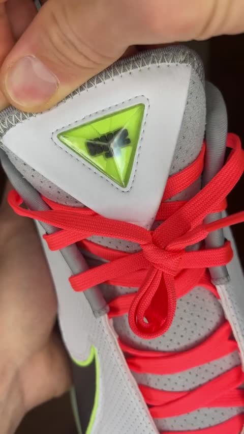کفش بسکتبال نایک لبرون 22 سفید مشکی سبز فسفری Nike LeBron 22 Crown Jewel