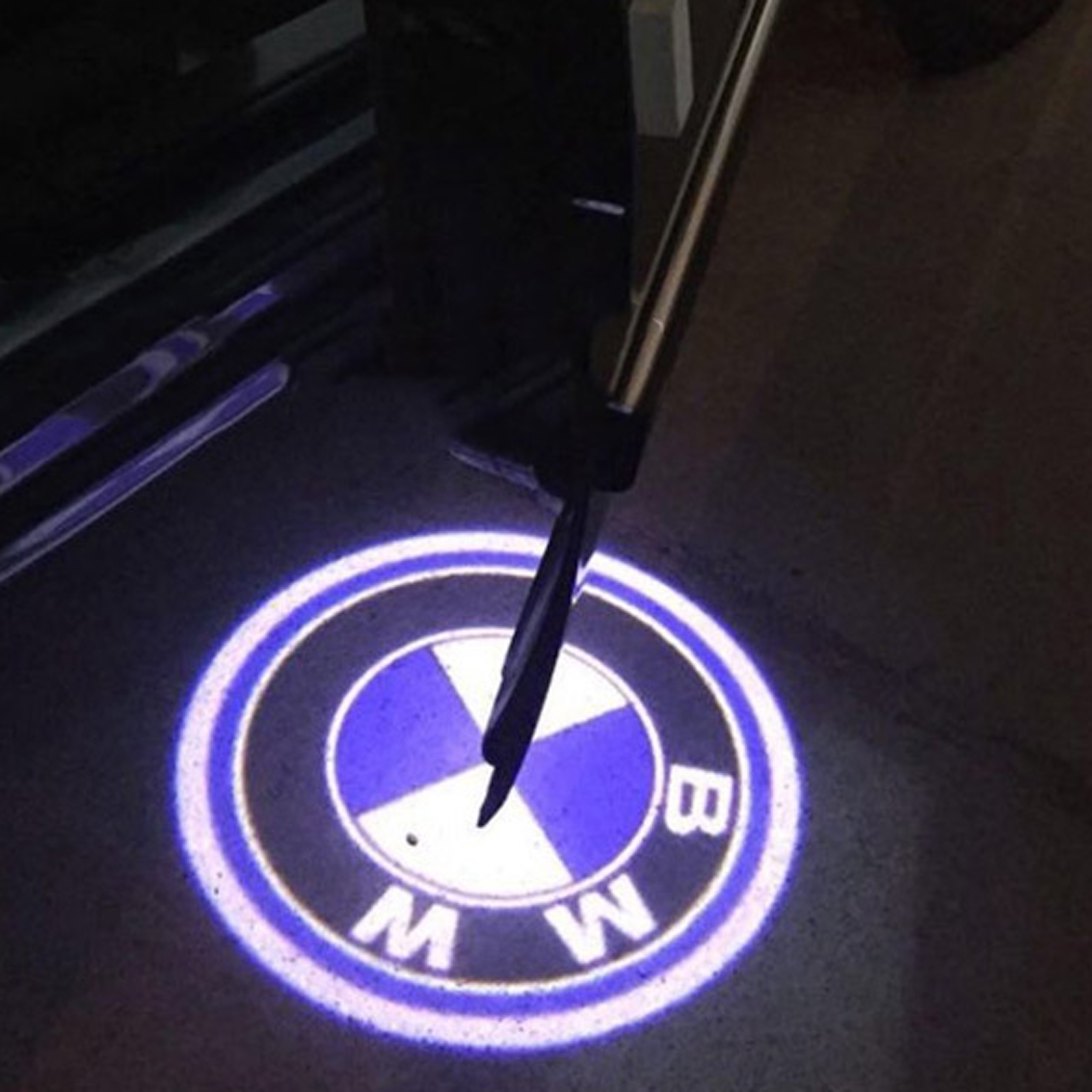 چراغ لوگو زیر درب خودرو طرح کربن ولکام لایت | بسته دو عددی مخصوص BMW
