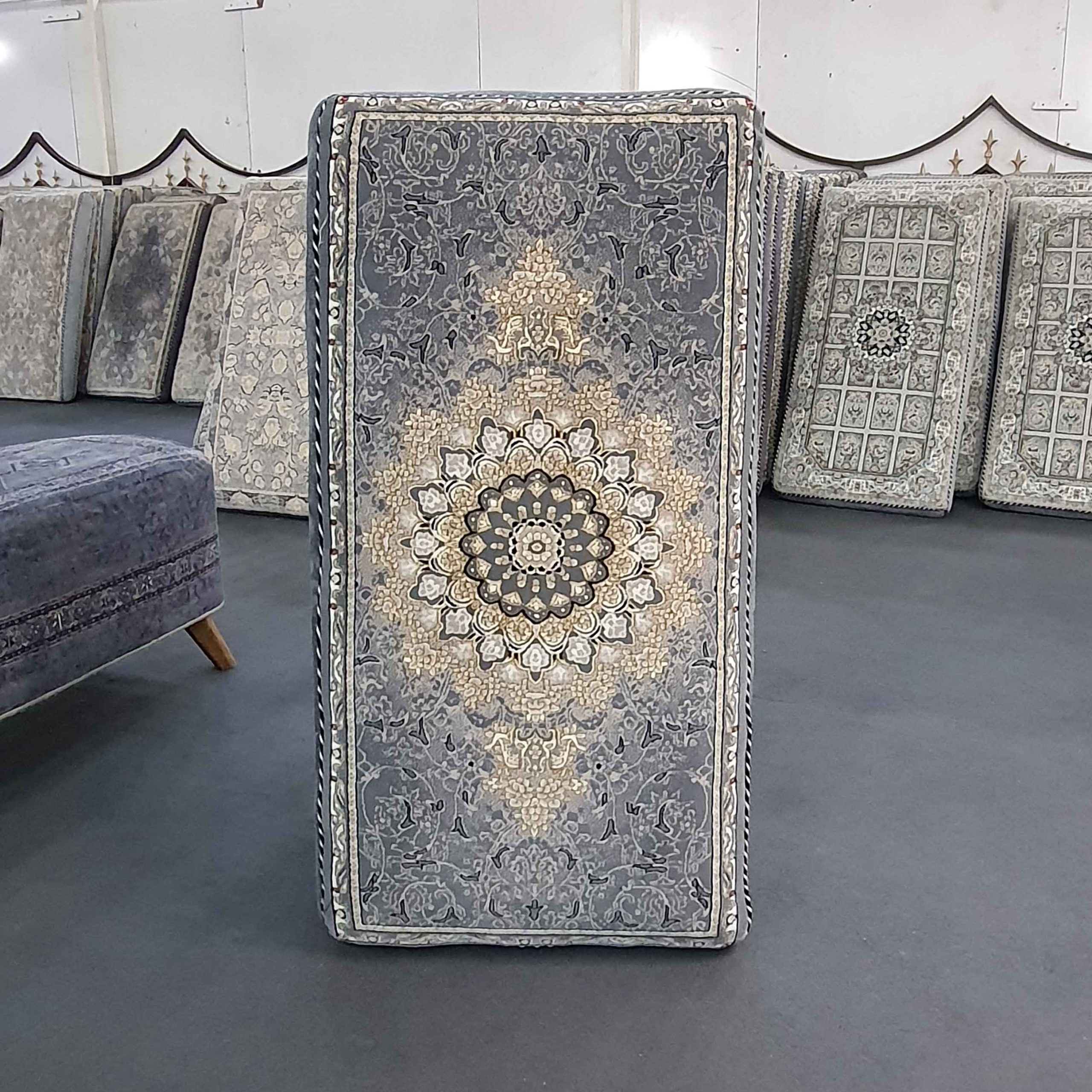 پشتی 700 شانه نگین یاسمن | طرح مهرگان طوسی